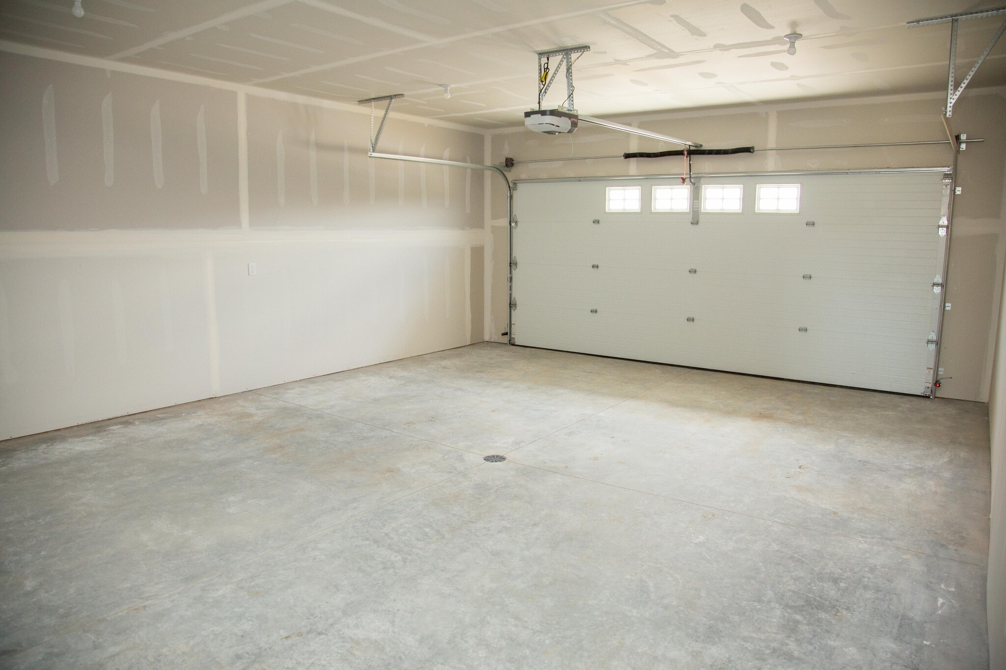Building Photo - 6385 Osage Dr