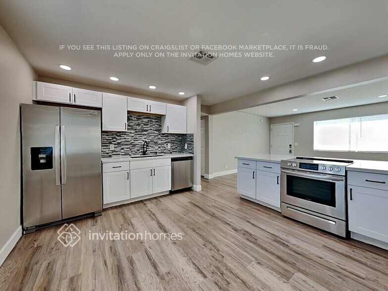 Building Photo - 3402 W Charter Oak Rd