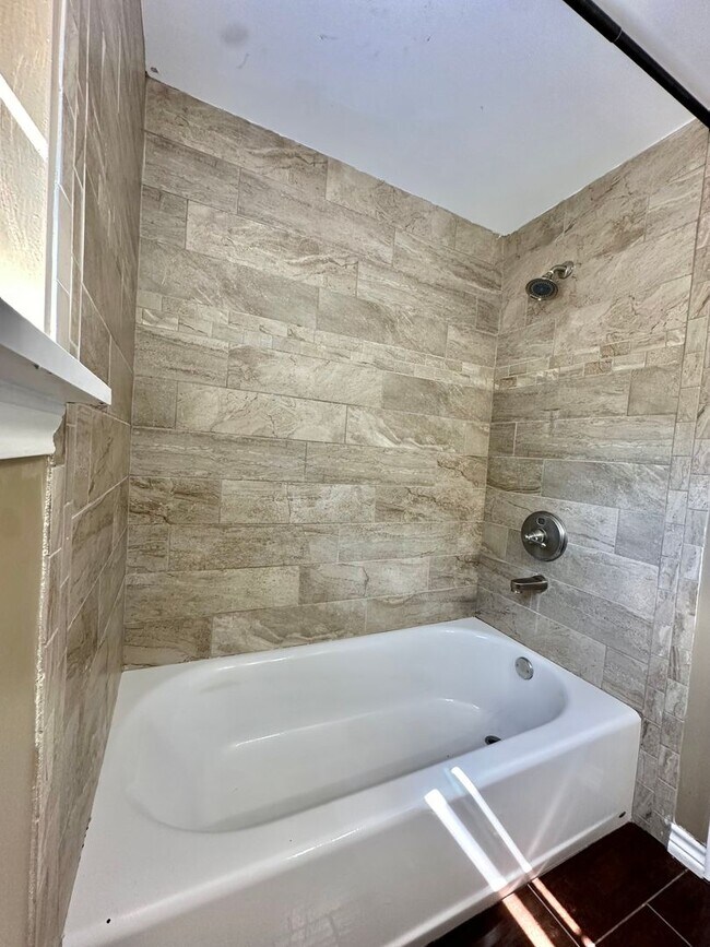Building Photo - COMING OCTOBER 2025 - Spacious 1-Bedroom A...