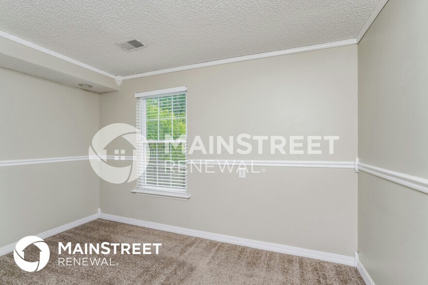 Building Photo - 7001 Matthews Rd