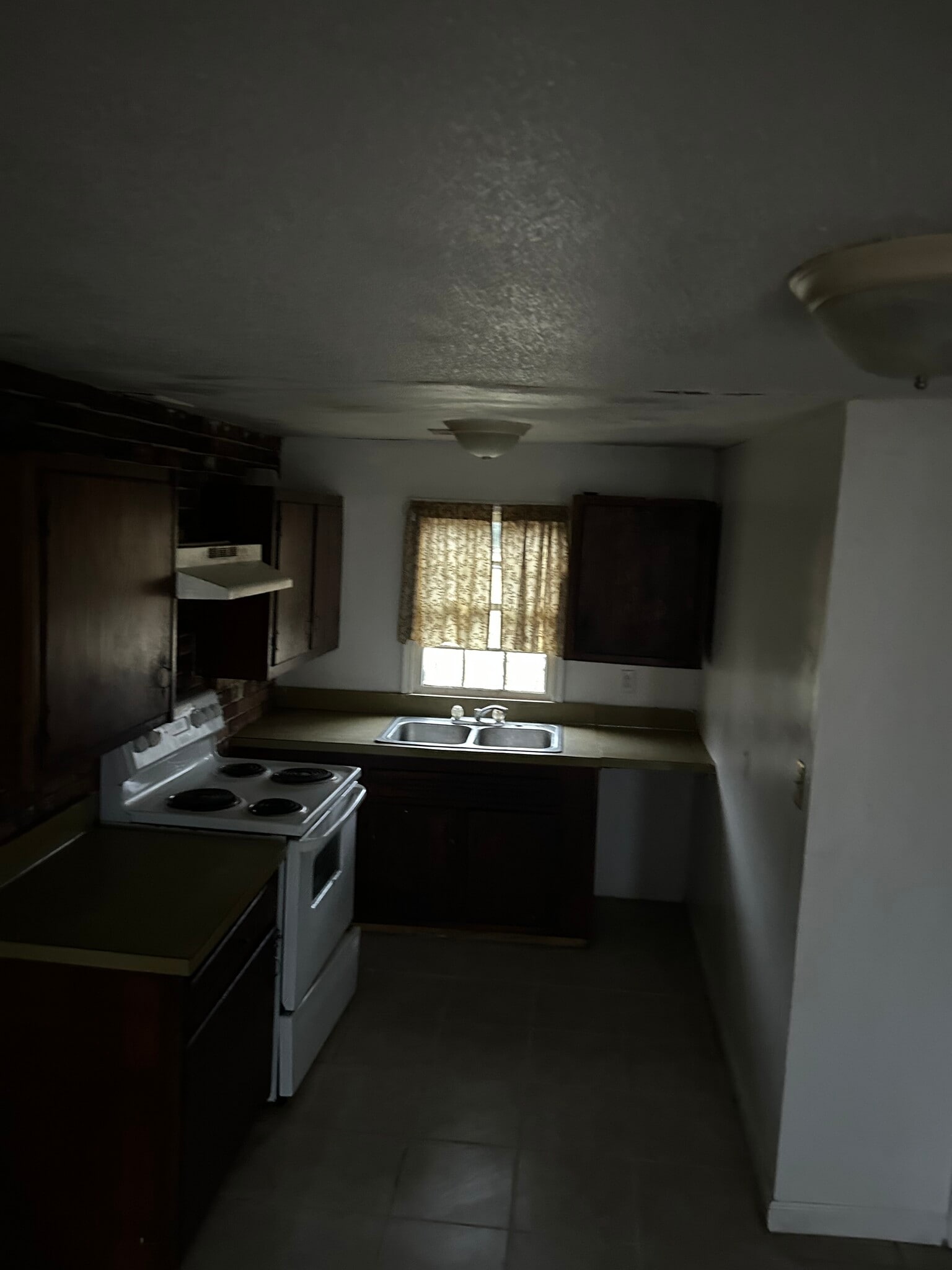 Building Photo - 520 Buckley St