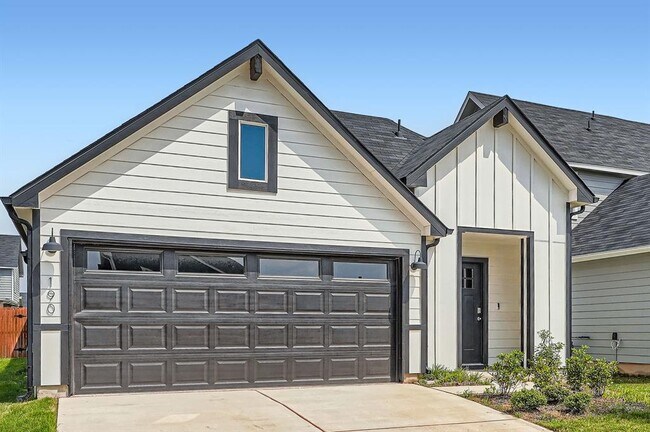 Building Photo - 190 Frogmore Lp
