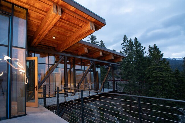 Building Photo - Architectural gem