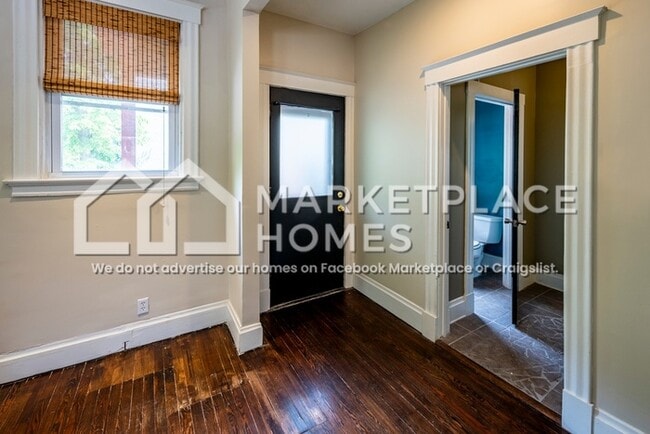 Building Photo - 2922 Hackberry St