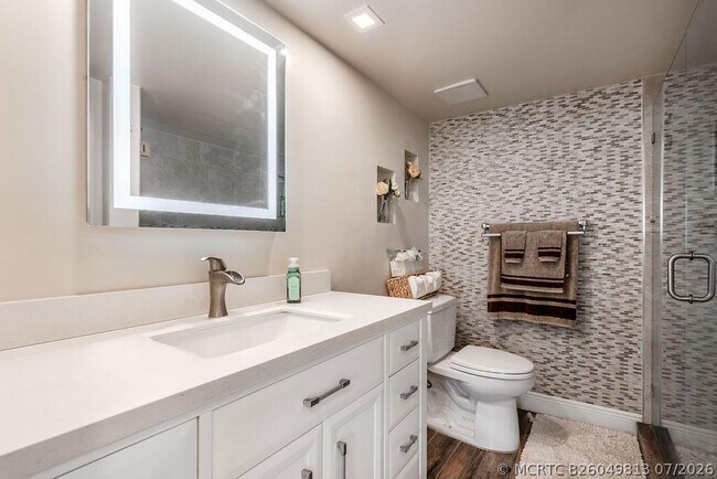 Building Photo - 6463 La Costa Dr