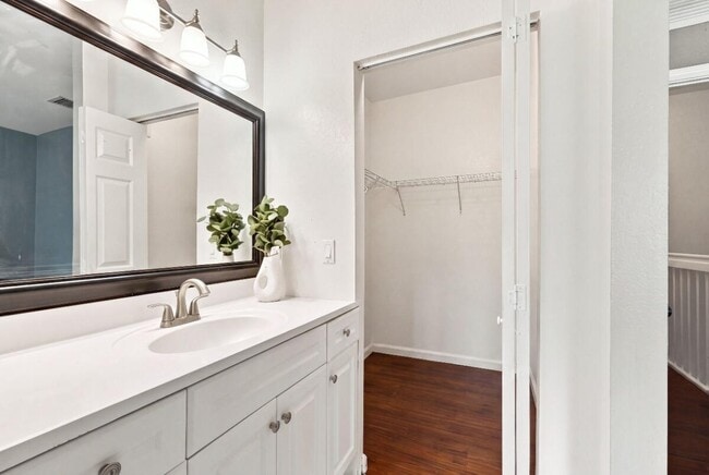 Building Photo - 406 W Santa Catalina Cir