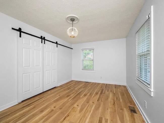 Building Photo - 117 Lockman Dr