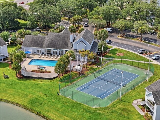 Building Photo - 1229 Bermuda Lakes Ln