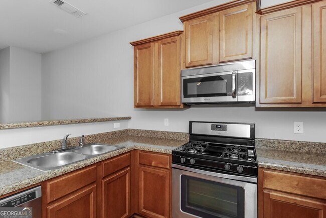Building Photo - 121 Bethany Manor Dr