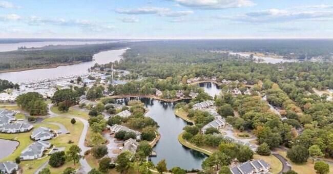 Building Photo - Beautifully Furnished Loft Condo in Fairfield Harbour Available Jan 5 - Utilities Included!