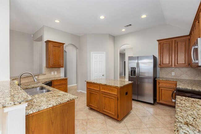 Building Photo - 13039 Golden Water Ct