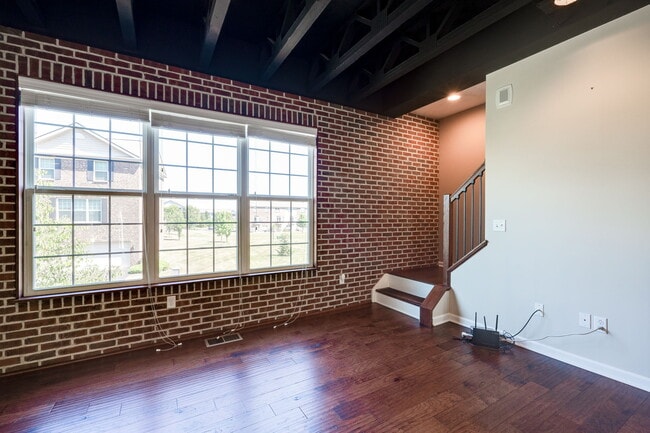 Building Photo - 9581 Tahoe Dr