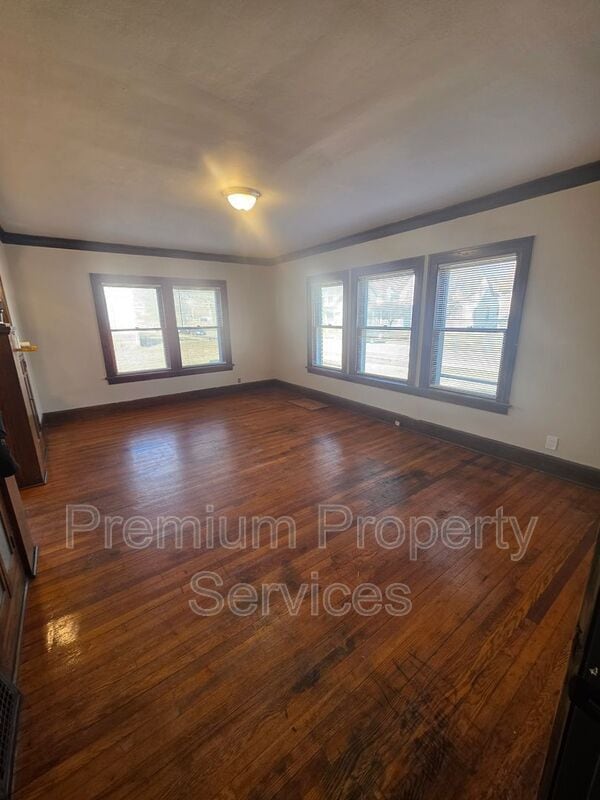 Building Photo - 1321 Parmele St