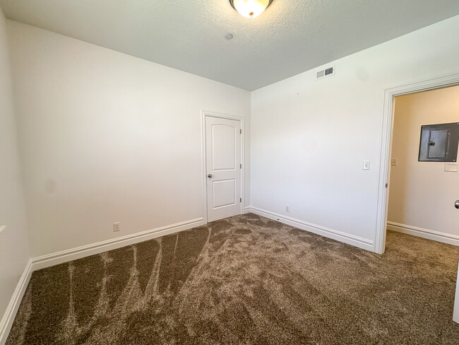 Building Photo - 248 S 550 W