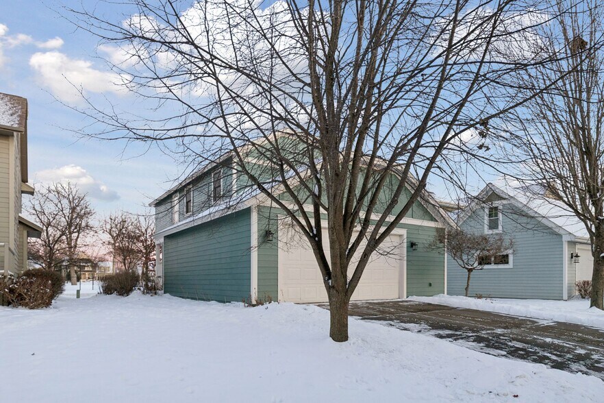 Building Photo - 14246 Garden Way N