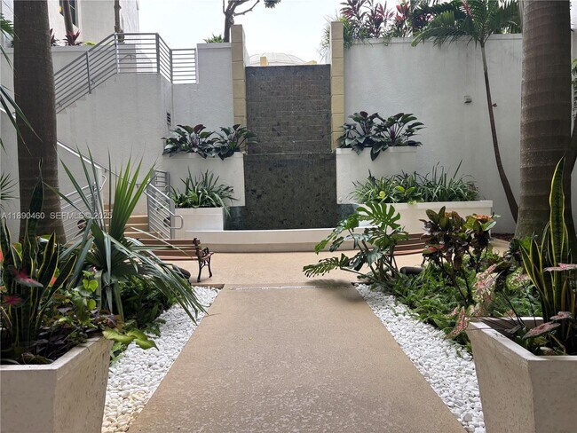 Building Photo - 1830 Radius Dr