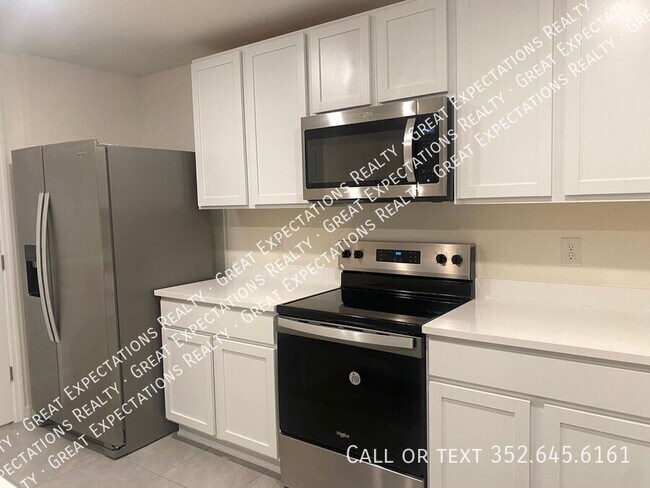 Building Photo - 6563 SE 1st Lp