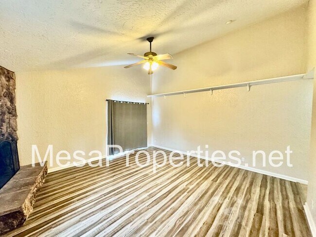 Building Photo - 677 E Highland Ct
