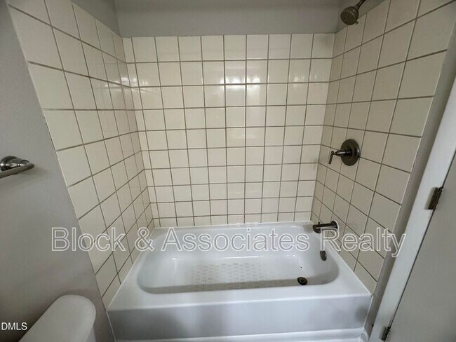 Building Photo - 533 Pine Ridge Pl