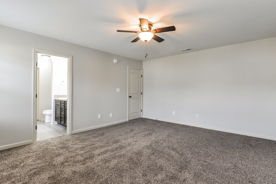 Building Photo - 716 McCarthy Dr