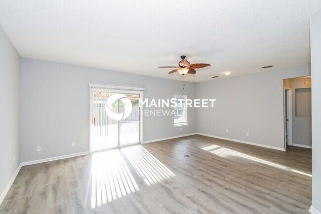 Building Photo - 3 Bedroom Pet-Friendly Home in Fernandina Beach, FL with Main Street Renewal