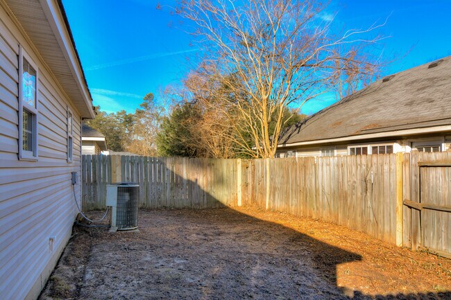 Building Photo - 3121 Church Rd