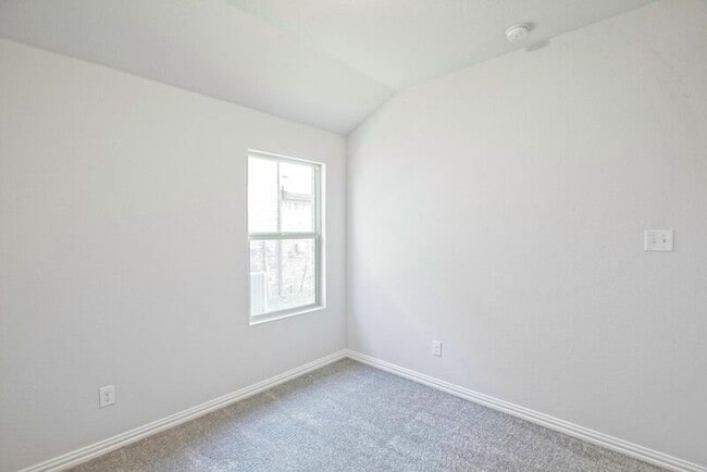 Building Photo - 625 Hidden Cove Dr