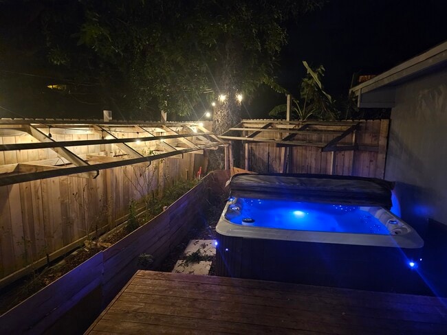 Building Photo - 1061 Pookela Rd