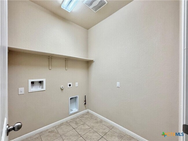 Building Photo - 1416 Fort Dessau Rd