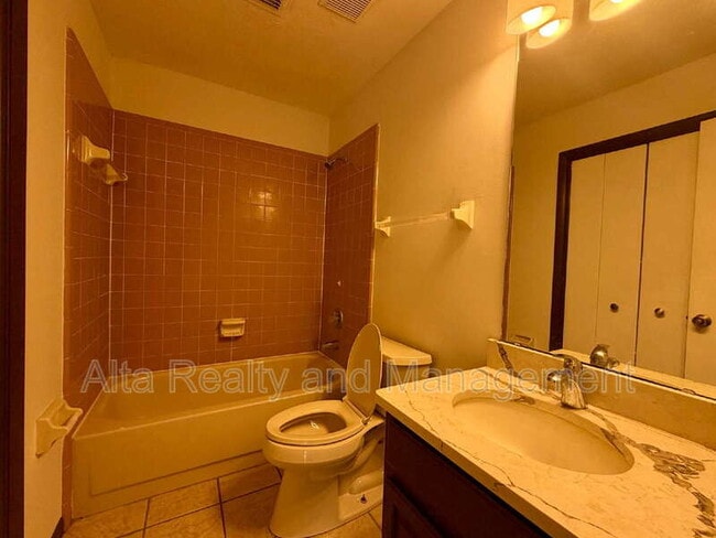 Building Photo - 4655 Trevi Dr