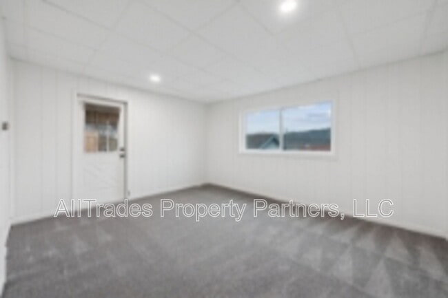 Building Photo - 408 Chestnut St