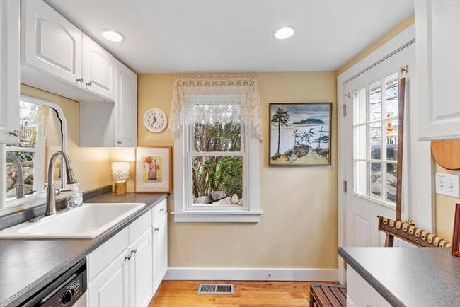 Building Photo - 34 High St