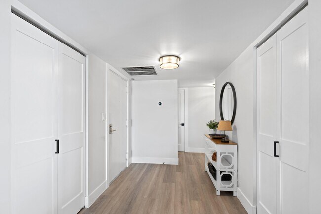 Building Photo - 4200 N Ocean Dr