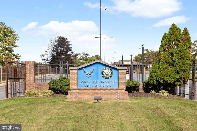 Building Photo - 6903 Friendship Rd