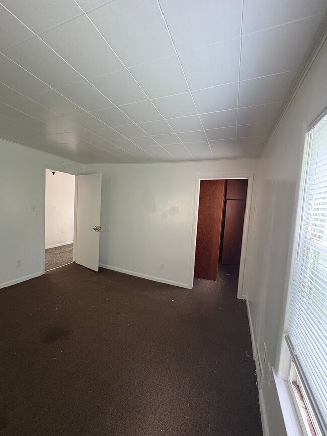 Building Photo - Emmet Street (Rolling Lakes Yacht Club LLC)