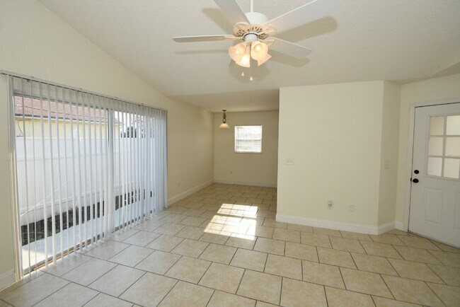 Building Photo - 42 Coral Reef Ct N