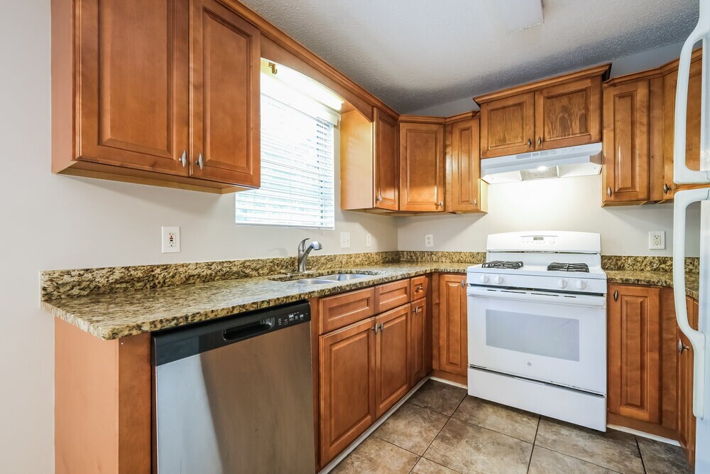 Building Photo - 6001 Colt Ridge Trail SE