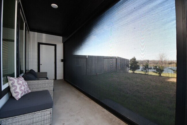 Building Photo - 2917 Skyline Mesa Dr