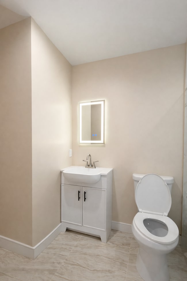 Building Photo - Fully Renovated 3-Bed, 2-Bath Home in Quiet Sylmar Community