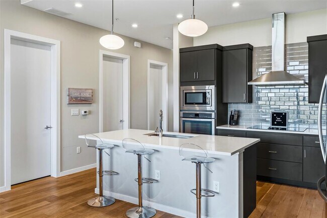 Building Photo - 5921 Hiline Rd