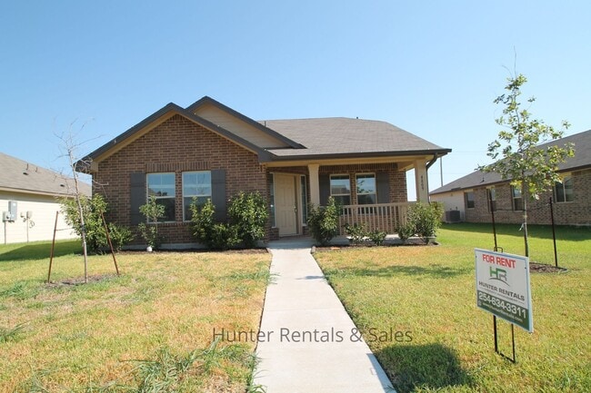 Building Photo - Charming Bungalow Style Home with Modern C...