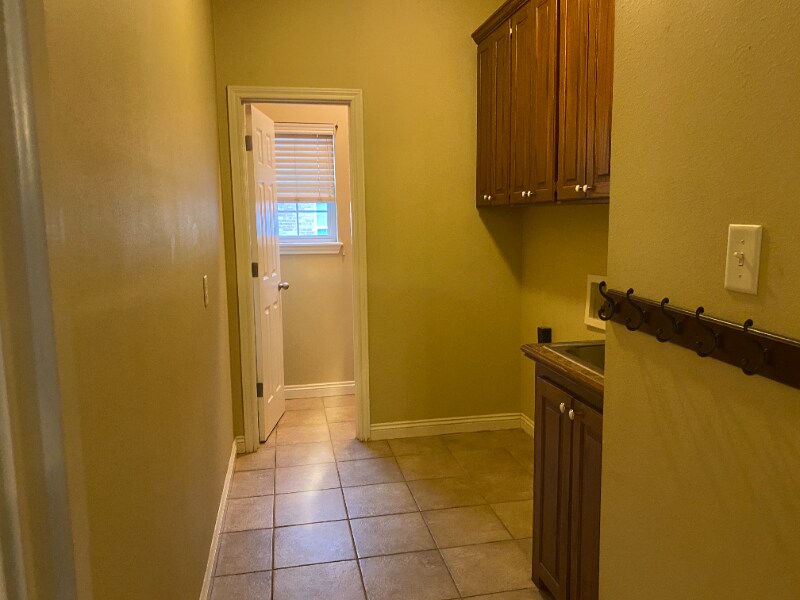 Building Photo - 6707 Lawson Cir