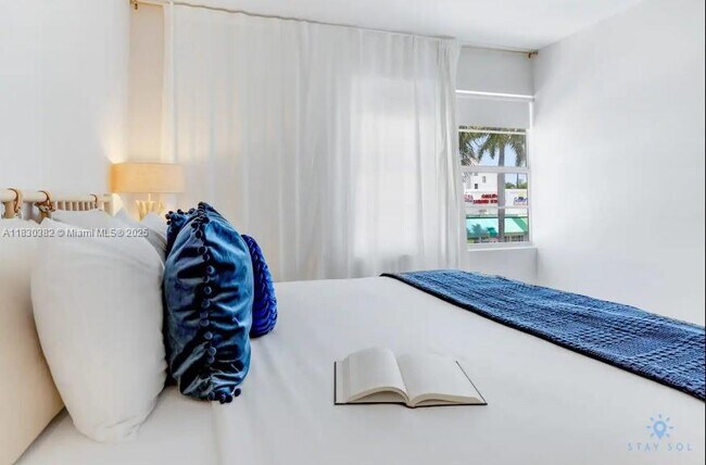 Building Photo - 7326 Collins Ave