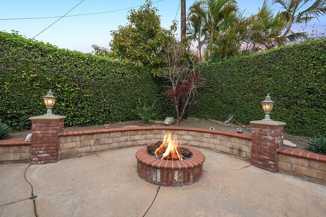 Building Photo - **724 E Cypress Ave Glendora** 4 bedroom 2 bath !!2 weeks free OAC!!