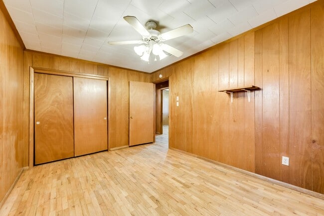 Building Photo - 223 E Kingsbridge Dr