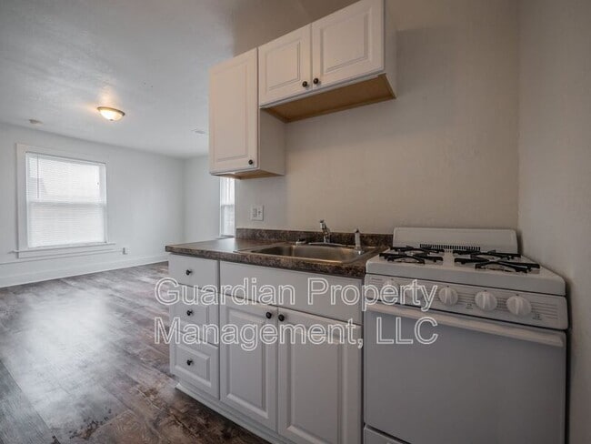 Building Photo - 108 N Buchanan St
