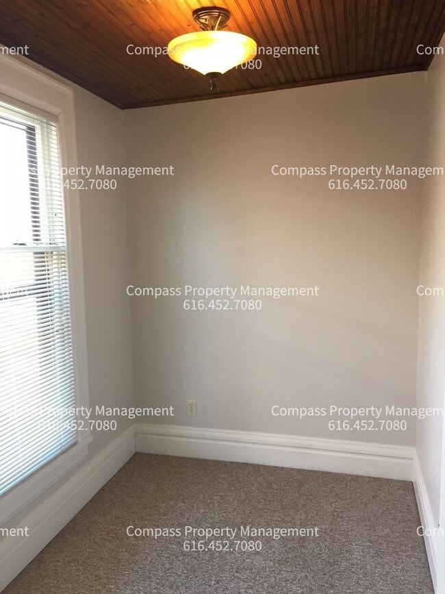 Building Photo - 543 Union Ave SE