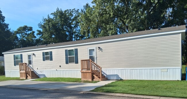 Building Photo - 10340 Midland Rd
