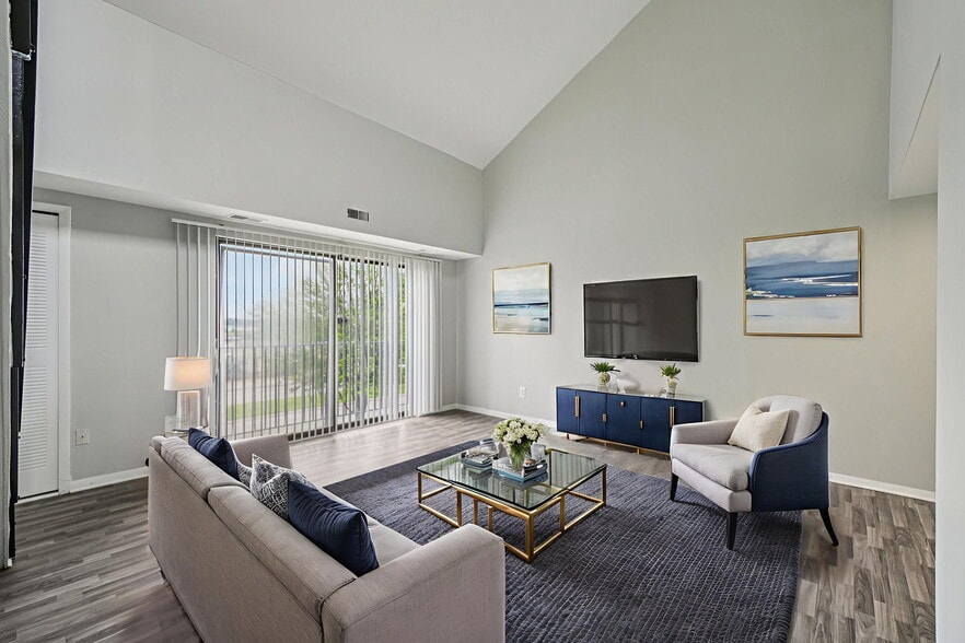 Primary Photo - Palms East