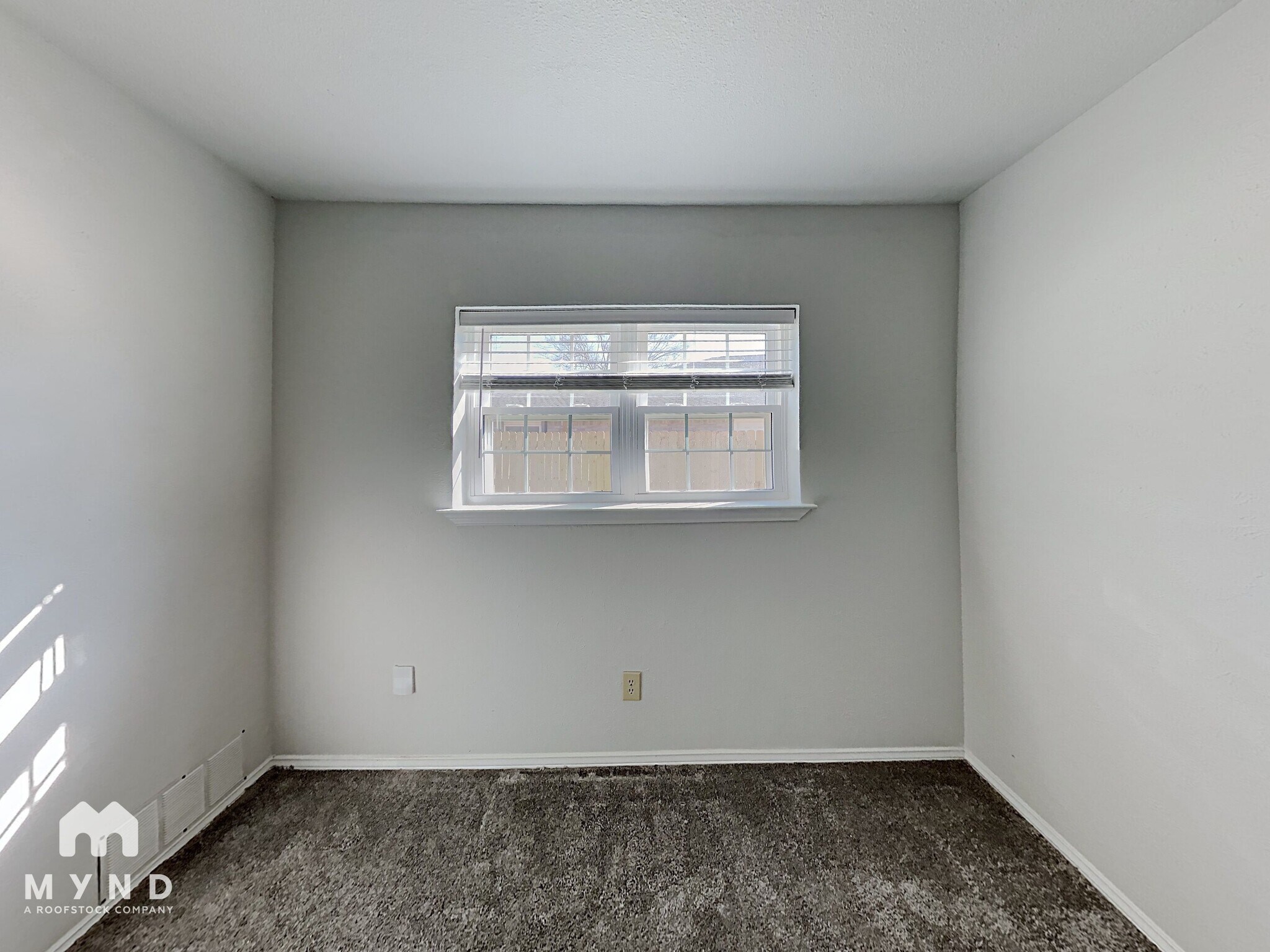 Building Photo - 220 Bonavista Way